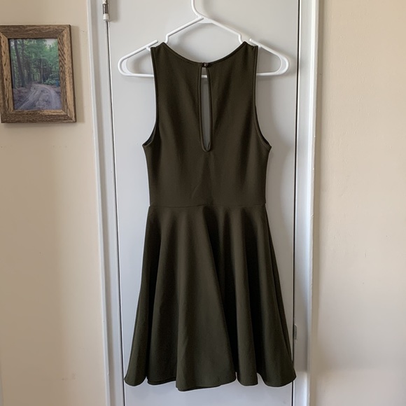 Dark Green Seven Sisters Flare Dress (US M) - Picture 2 of 4